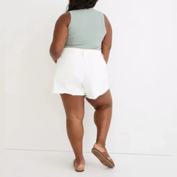 Madewell Relaxed Denim Shorts in Tile White Raw hem Sz 40 - Picture 4 of 13